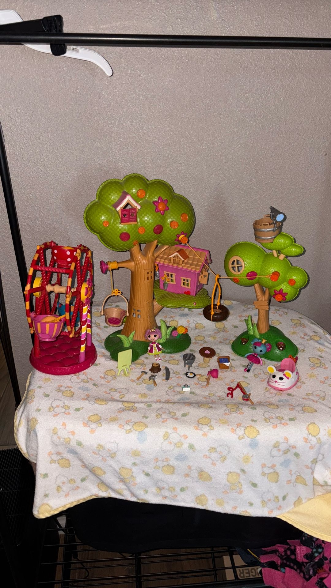 Lalaloopsy, mini dolls, treehouse, and Ferris wheel