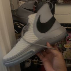 Nike Basketball Shoes 