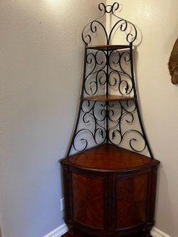 Corner shelf