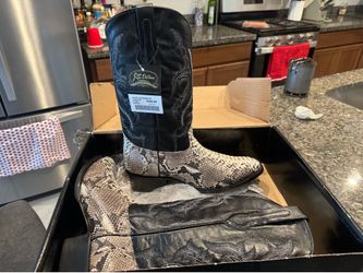 Cowboy boots/botas