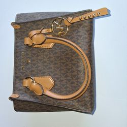 MK PURSE