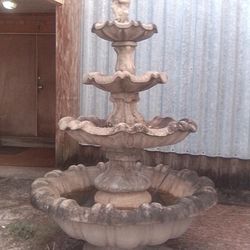 Xtra Large 4 Tier Concrete Fountain