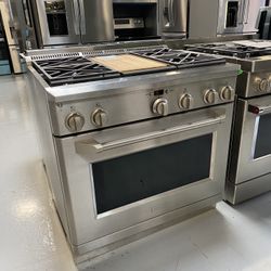 GE Monogram Stainless Steel 36” All Gas Professional Range With 4 Burners