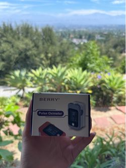 Shanghai Berry Pulse Oximeter – Medical Blood Oxygen & Heart Rate Monitor