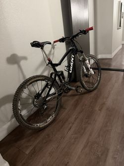 Giant Mountain Bike For Sale