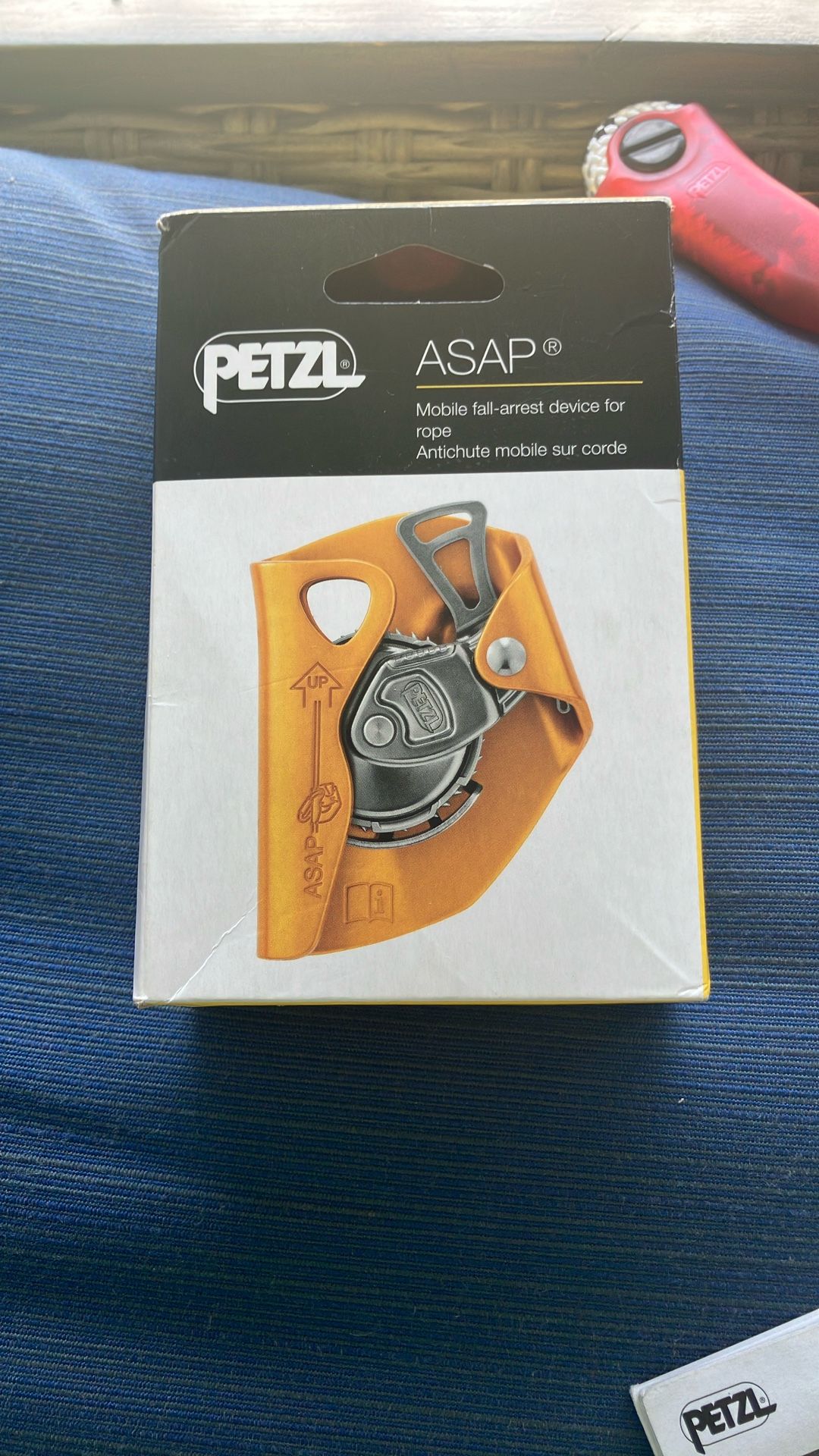 Fall Arrest Device For Climbing Rope