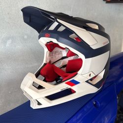 Mountain Bike Helmet 