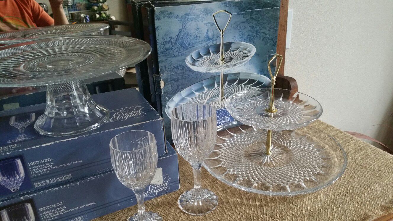 Crystal serving and stemware
