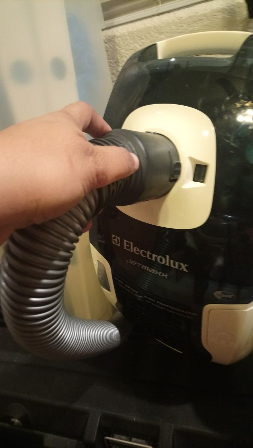 Electrolux canister vacuum cleaner