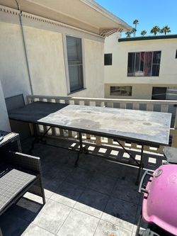 FREE Large Heavy Metal Table – Iron Base – Salvage / Repurpose