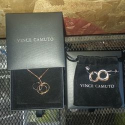 VINCE CAMUTO