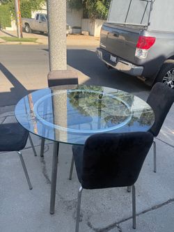 DINING TABLE
