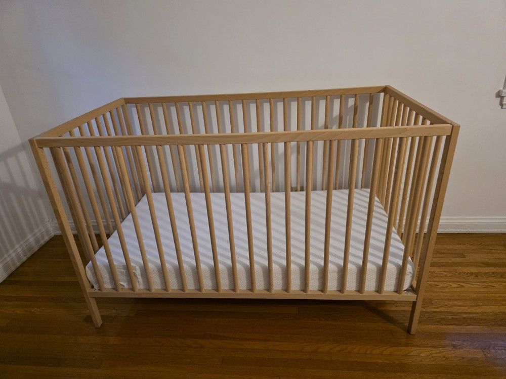 Wood Infant / Baby Crib