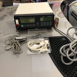 VINTAGE PERSONAL PULSE OXIMETER /HEART  RATE MONITOR - OHMEDA  3700 SERIES 