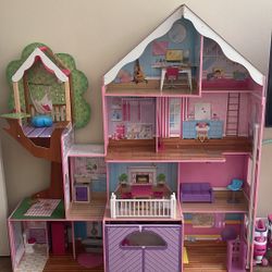 Wooden Dollhouse