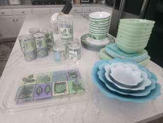 Outdoor Plastic Plates, Cups, Bowls