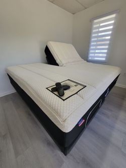 NEW Split King Adjustable Bed + 14" Cooling Memory Foam Mattress
