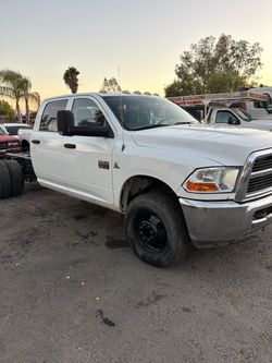 Ram 3500 Crew Cab Chassis stick shift