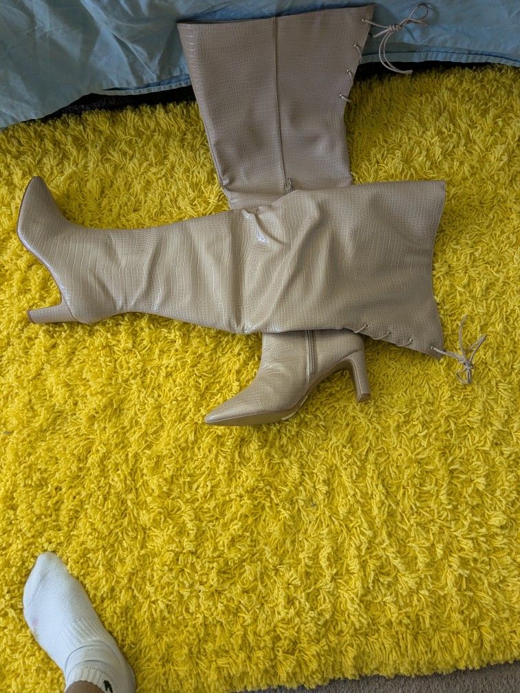Tan Heeled Boots with Block Heel Design