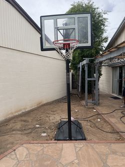 Basketball hoop