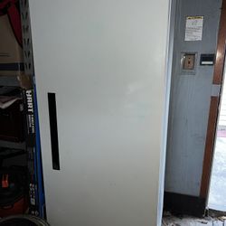 Artic Air AWR25 Refrigerator 