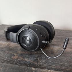 Razer Kraken V3 X Wired USB Gaming Headset: Lightweight Build - Triforce 40mm Drivers - HyperClear C
