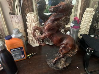 Magnificent Horse Sculpture 