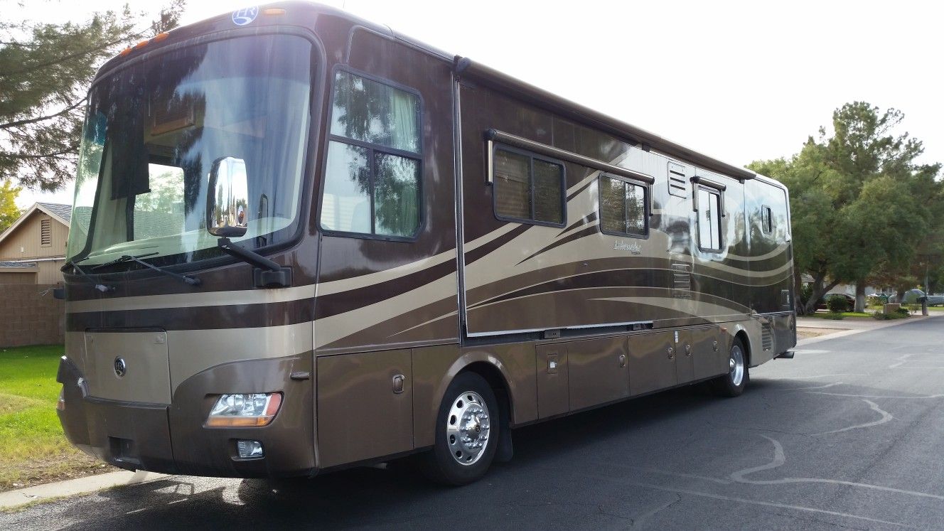 2007 Holiday Rambler Ambassador Diesel pusher Motorhome