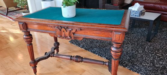Gorgeous 19th-century Table
