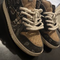 Travis scott nike dunk low size 10