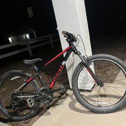 Giant Atx    Frame Size Small 