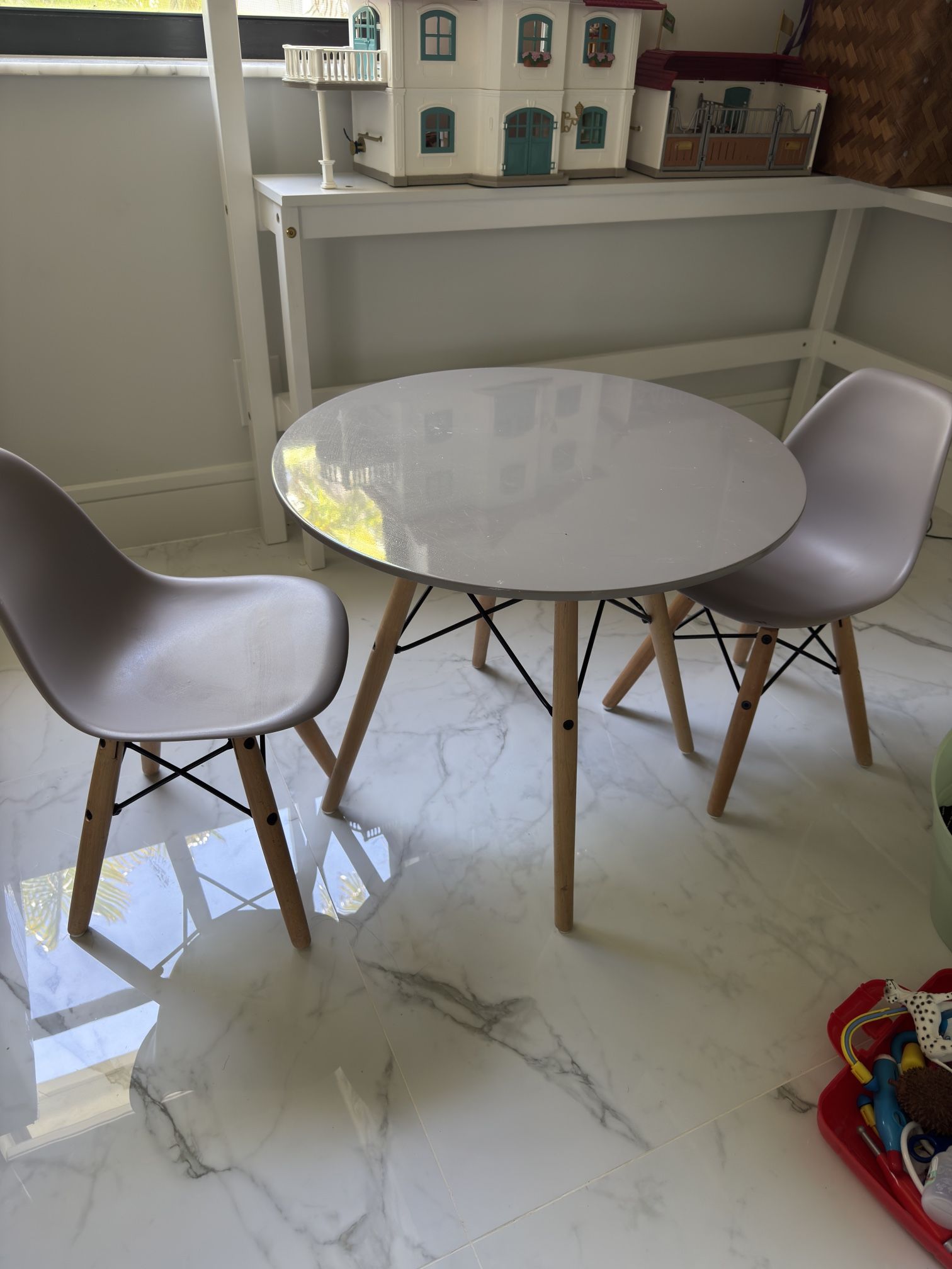 Kids Table With 2 Chairs