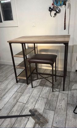 Dining Table / Desk