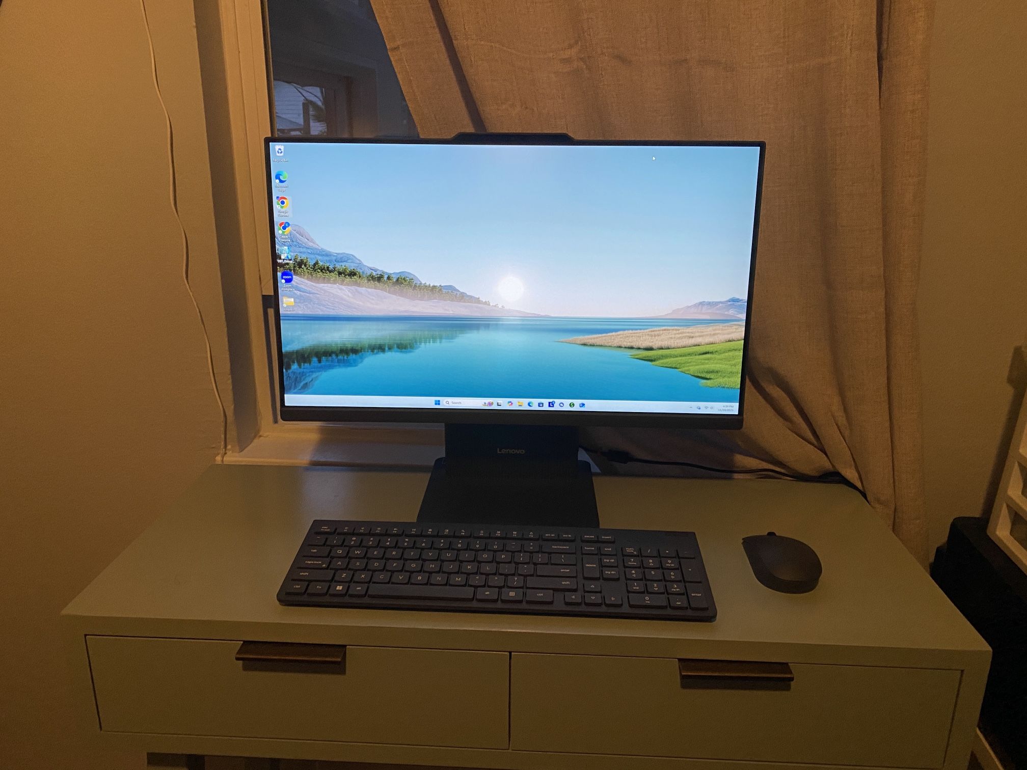 Lenovo - IdeaCentre AIO AMD (24”) Desktop computer