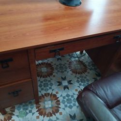 3 piece Office Desk And Cabinets And Desk Chair 