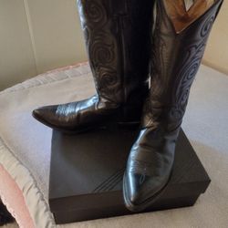 Tony Llama /Pick Up Only/ Cash Please