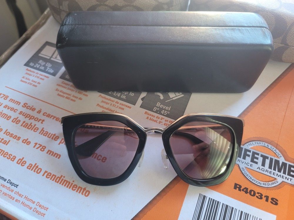 Women's Prada Sunglasses With Case $75 Pickup In Oakdale 