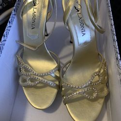 Women gold dress shoes