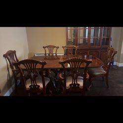 Dining Room Table And Matching China Cabinet 