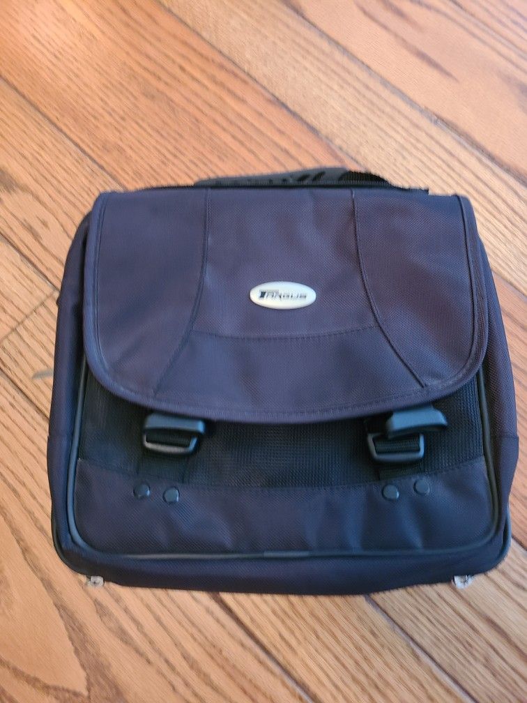 Targus DVD401 Portable DVD Carrying Case for sale