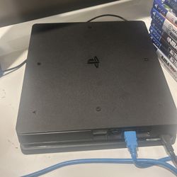 PlayStation 4 Console
