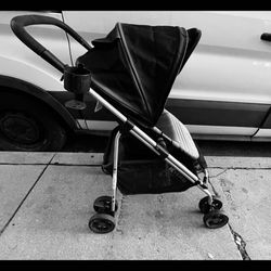 EVENFLOW STROLLER lightweight compact  FIRM PRICE.  IN EAGLE ROCK