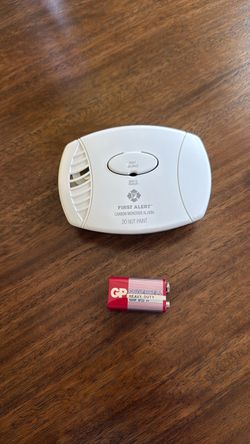 First Alert Battery outlet Carbon Monoxide Detector