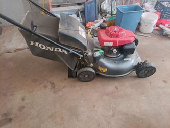 Honda Gas-Powered Push Lawn Mower