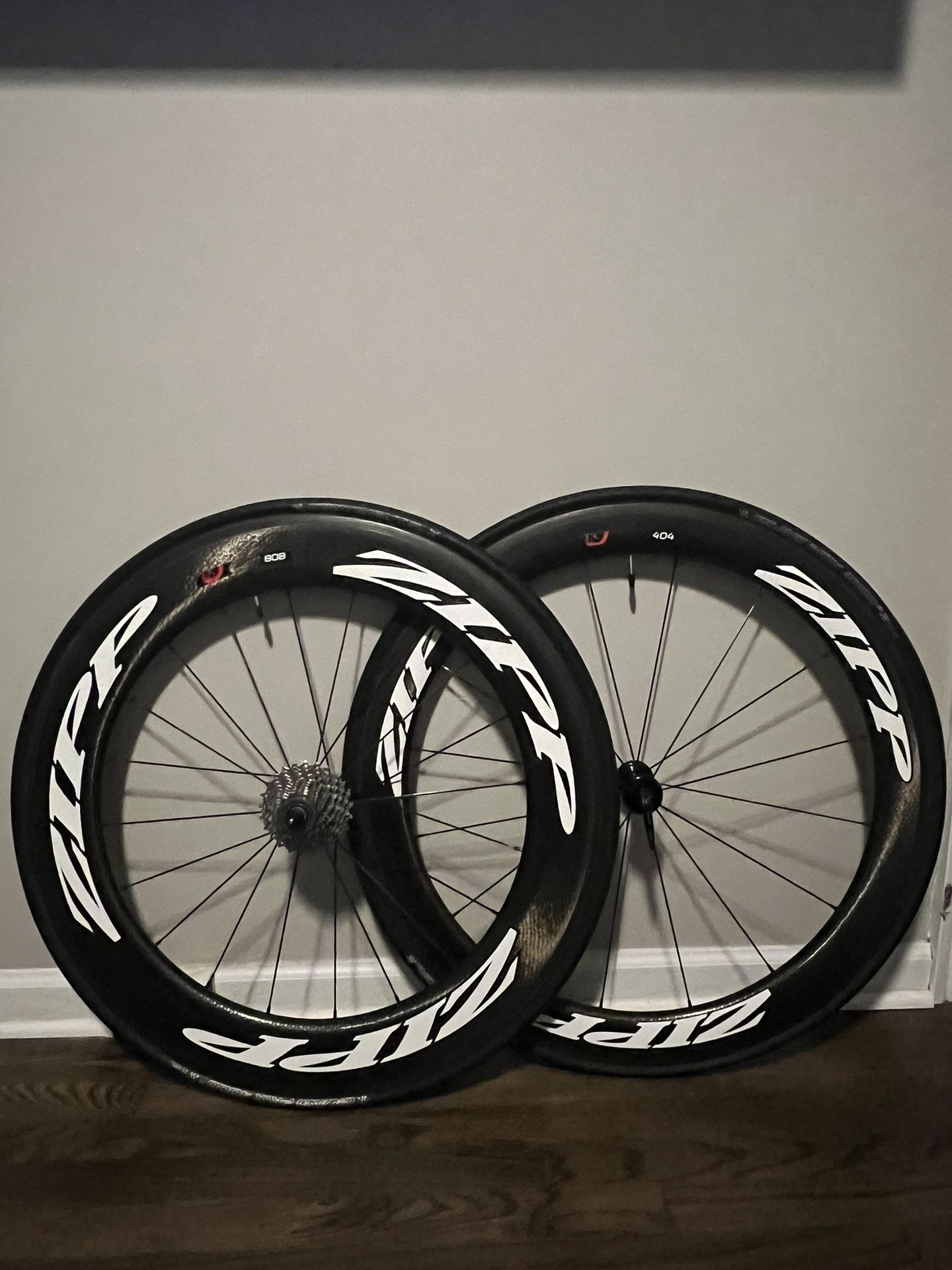 ZIPP 808 / 404 (606 Set) Firecrest Carbon Clincher Rim Brake Wheelset