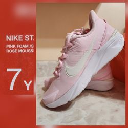 Nike Star Runner 4NN Size 7 youth