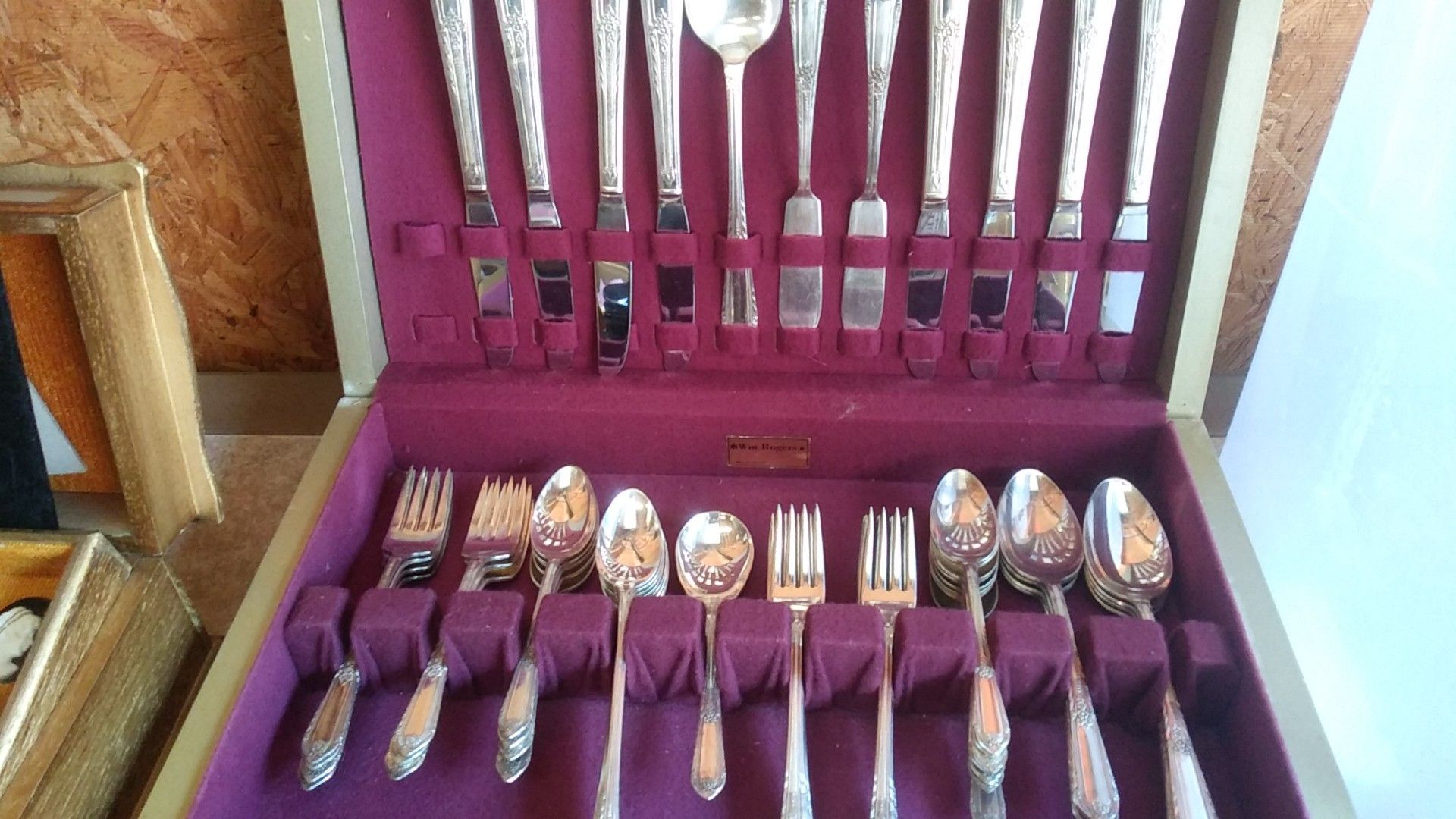 One vintage silverware set