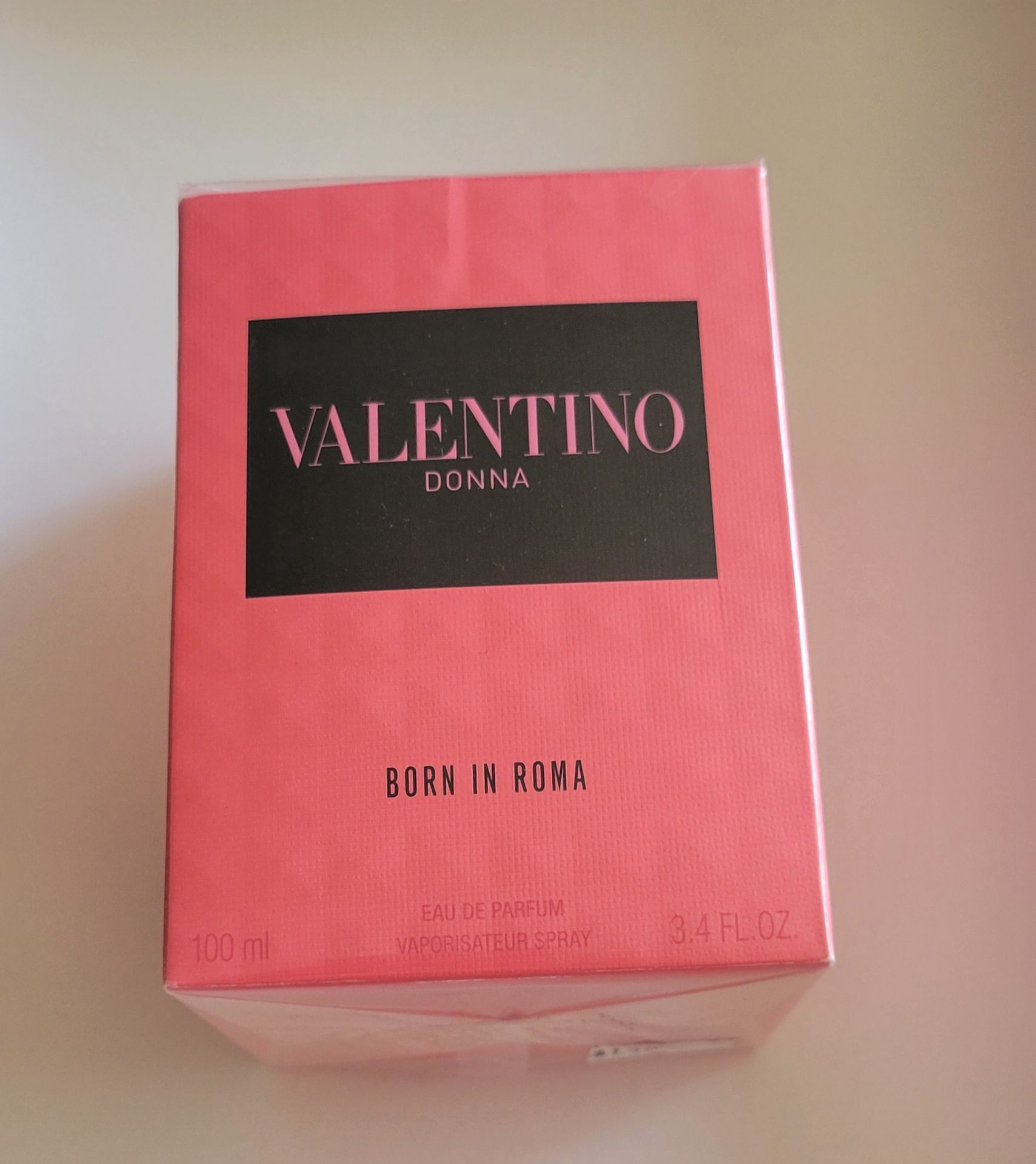 VALENTINO DONNA BORN IN ROMA