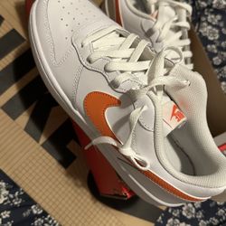 Nike Court Borough Low 2