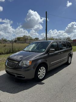 2016 Chrysler Town & Country